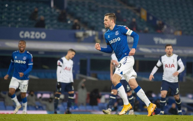 摘得桂冠 摘得桂冠