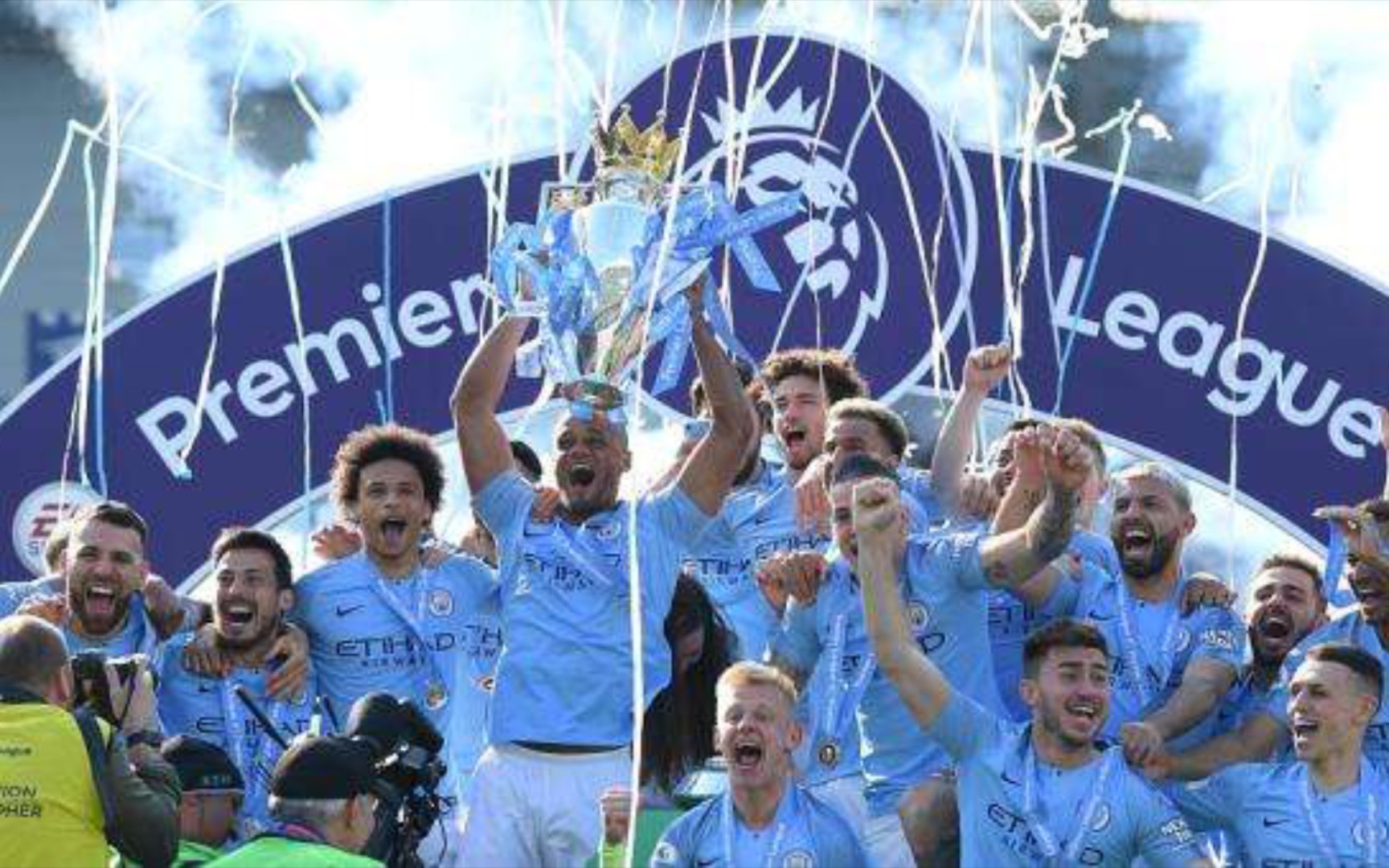 球迷的热切 球迷的热切